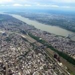 Aerial_view_of_the_Bronx,_Harlem_River,_Harlem,_Hudson_River,_George_Washington_Bridge,_2008-05-10